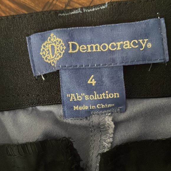 DEMOCRACY NWT Ab Solution Bermuda Shorts Size 4 - Picture 8 of 9